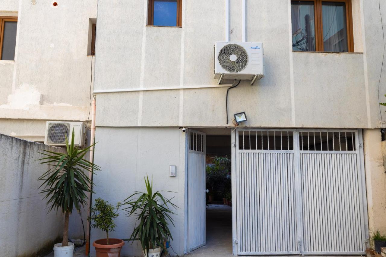 Vlorë Toni'S Studios מראה חיצוני תמונה